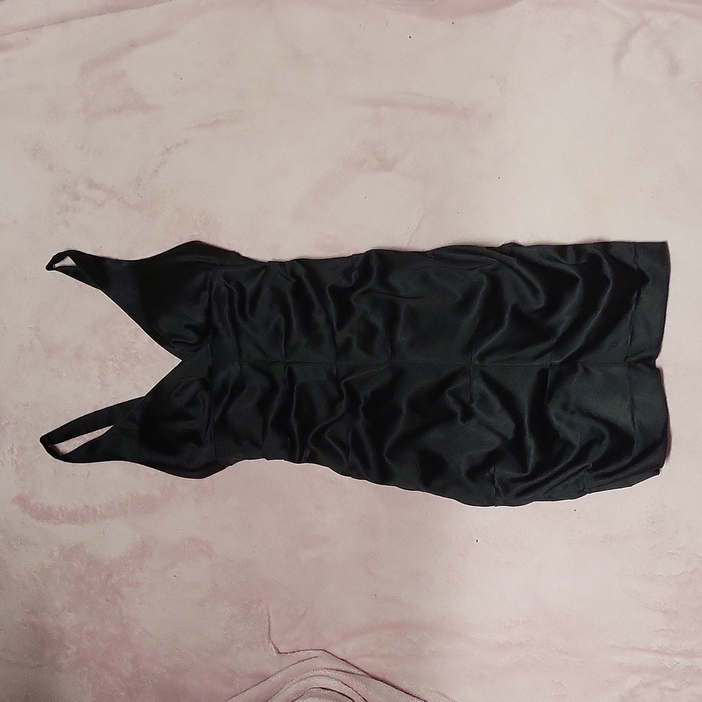 Mia Paluzzi Black Short, Slim Fitted Dress, Size 2